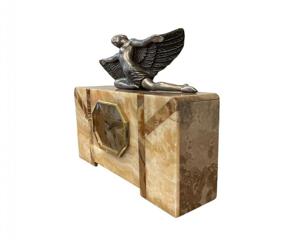Art Deco French Clock photo vinterior