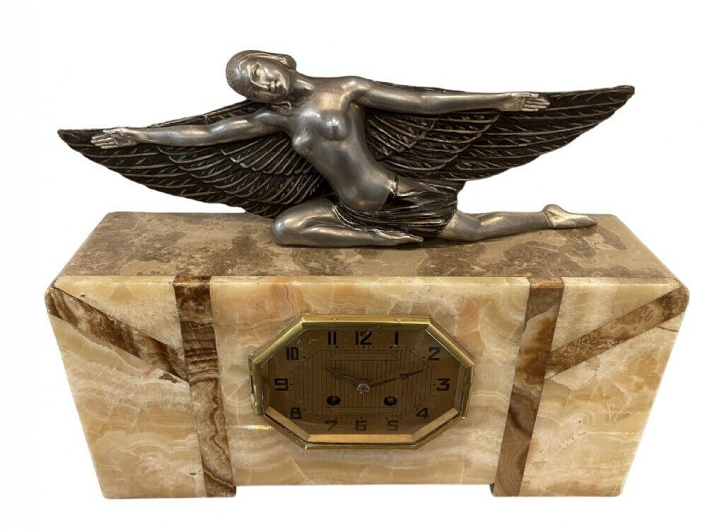 photo furniture Art Deco French Clock