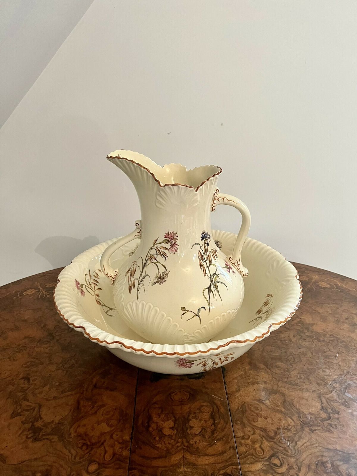 Remarkable Quality Antique Bathroom Set By Mark Jones & Sons photo buy