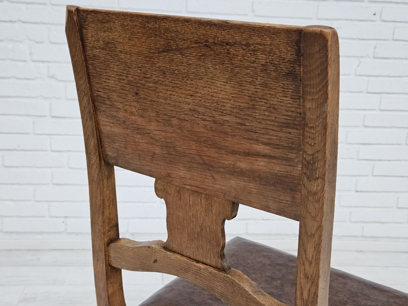 photo vintage 1930s, Set Of 6 Scandinavian Chairs, Original Good Condition.