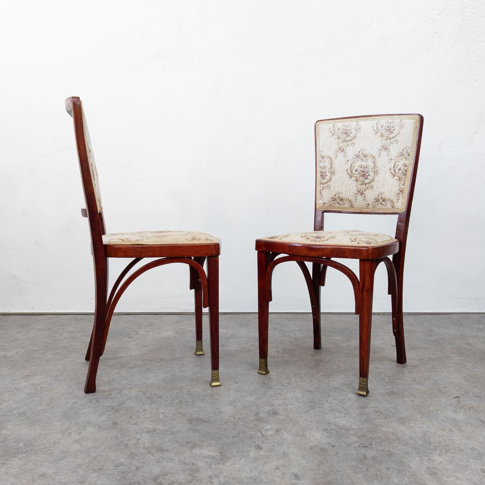 Pair Of No. 719 Bentwood Chairs By Gustav Siegel For J&J Kohn photo furniture