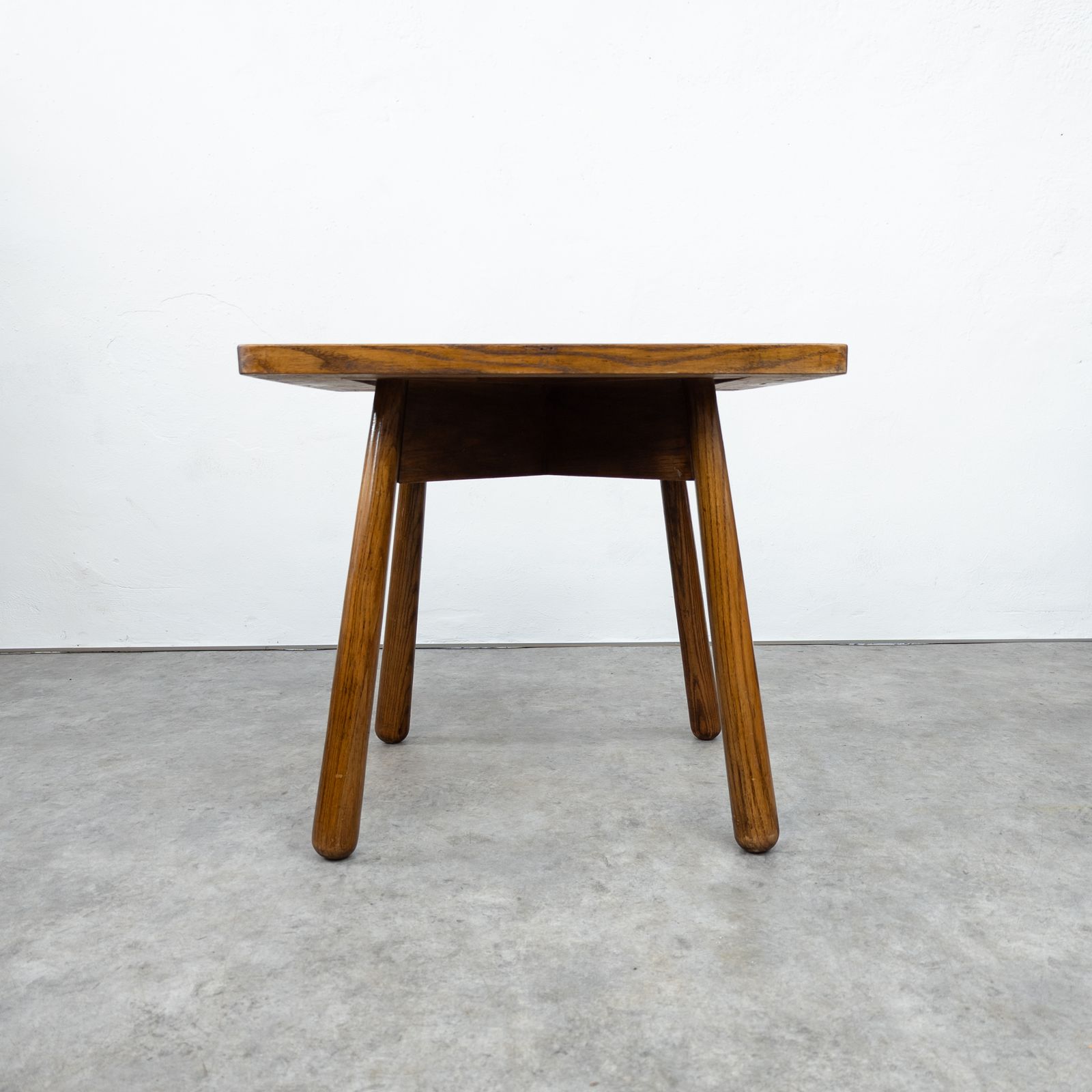 Modernist Oak Side Table By Jan Vaněk For Krásná Jizba photo 490.0