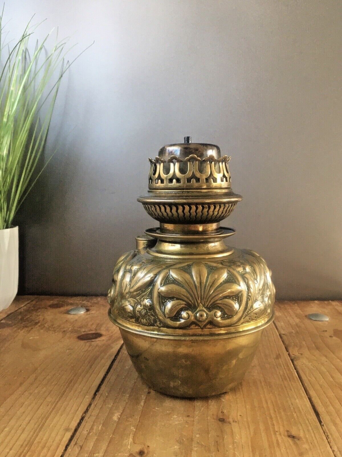 photo vinterior Antique Thermidor Improved Lampe Belge Floral Brass Oil Lamp Base Lantern Light