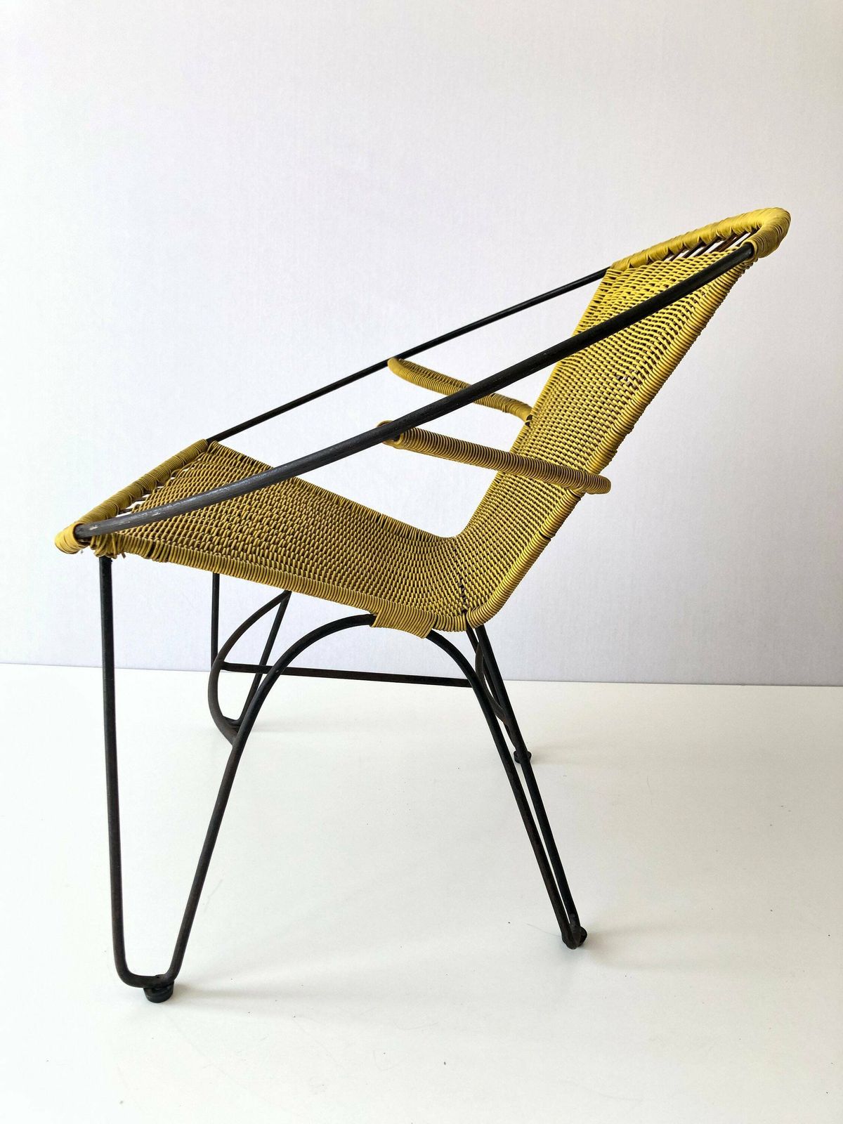 Iconic Italian Yellow Spaghetti Circle Design Relax Chair, 1970s, Italy photo furniture