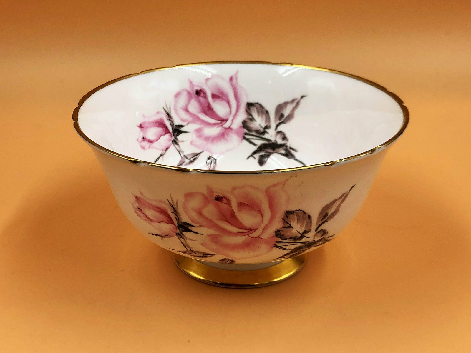 Shelley China Rosalie Ripon Shape With Gold Trim Creamer And Open Sugar Bowl Set. 14128. photo 75.0