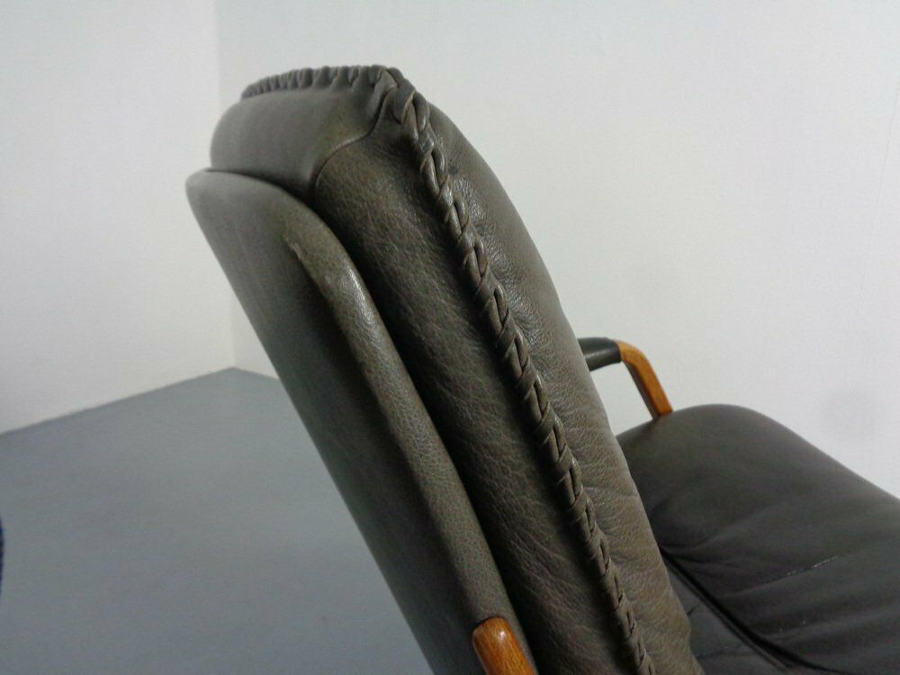 Danish Teak & Leather Swivel Lounge Chairs From Berg Furniture, 1970s, Set Of 2 photo Furniture