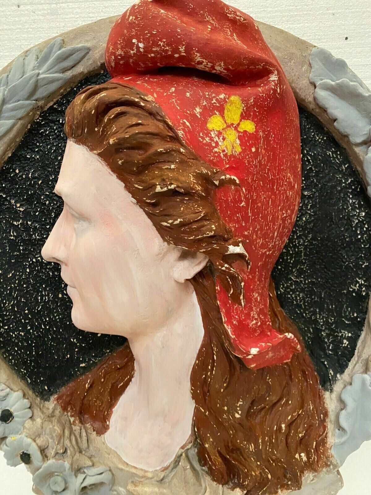 Medallion Portrait Of Marianne In Patinated Stucco 20th Century photo vinterior