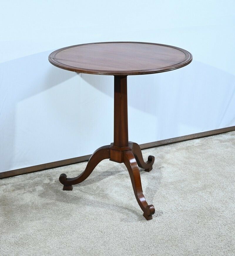 Small Cuban Mahogany Pedestal Table, Restoration Period – Early 19th Century photo for sale