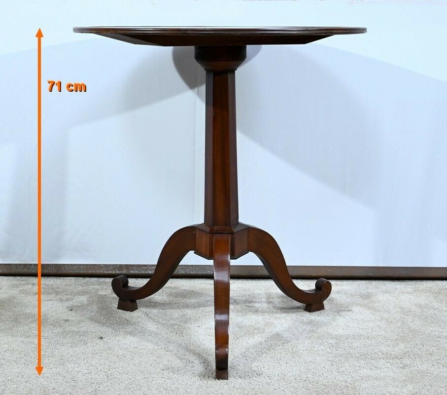 photo vintage Small Cuban Mahogany Pedestal Table, Restoration Period – Early 19th Century