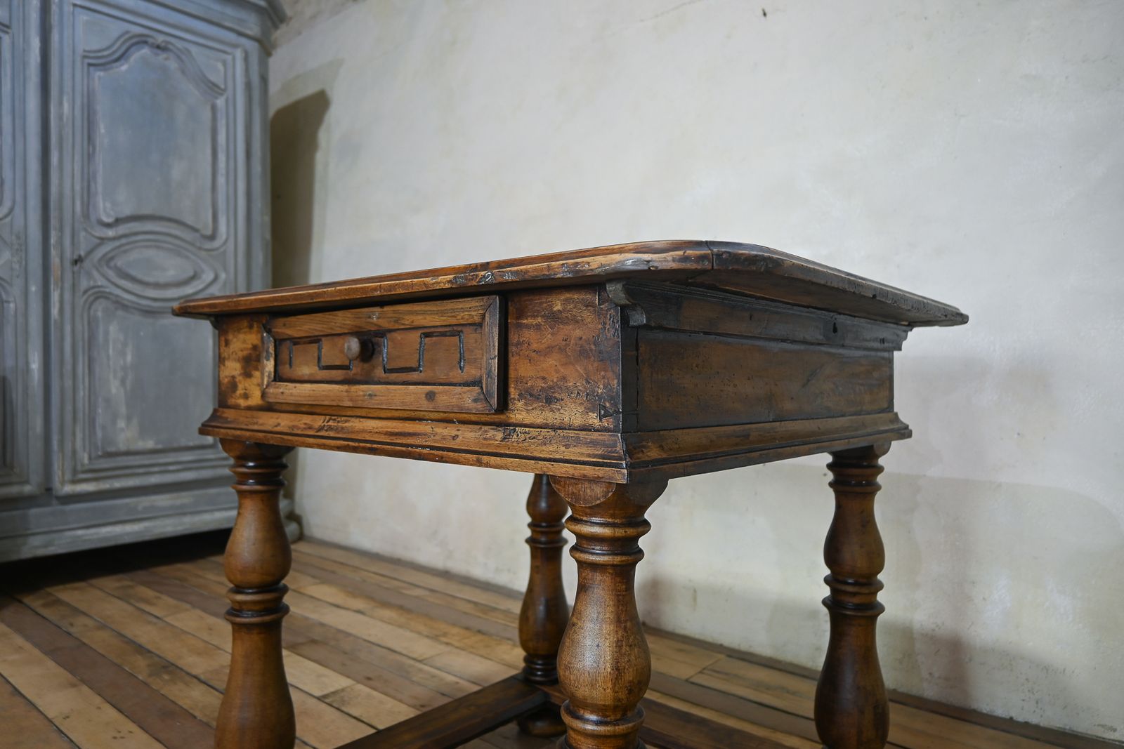 830.0 18th Century North Italian Walnut Centre Table photo