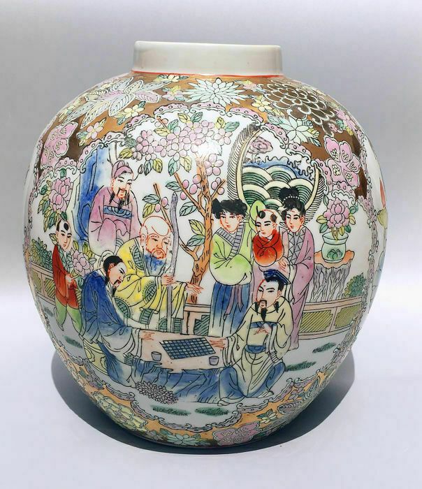 Chinese 'Mille Fleur' Large Vase/Jar With People And Lotus Four Panels Pattern photo Home Decor
