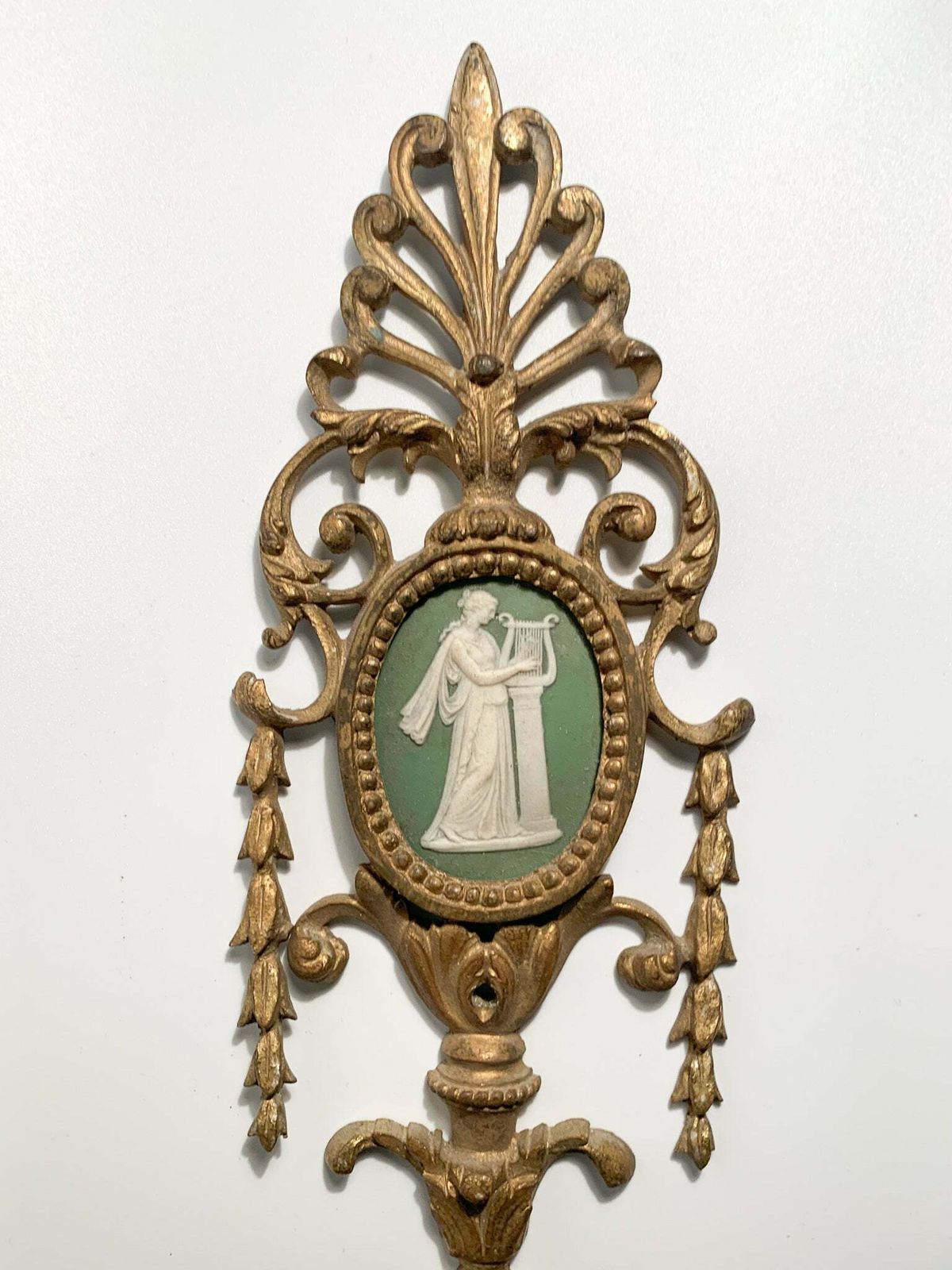 photo vintage Pair Of Bronze And Cameo Appliques From The 19th Century