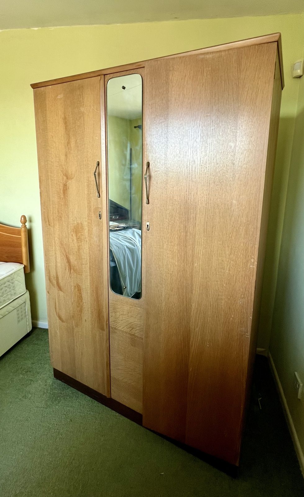 Astons Of Wrexham 1960’s Wardrobe, Non Refurbished, Original Finish photo vinterior