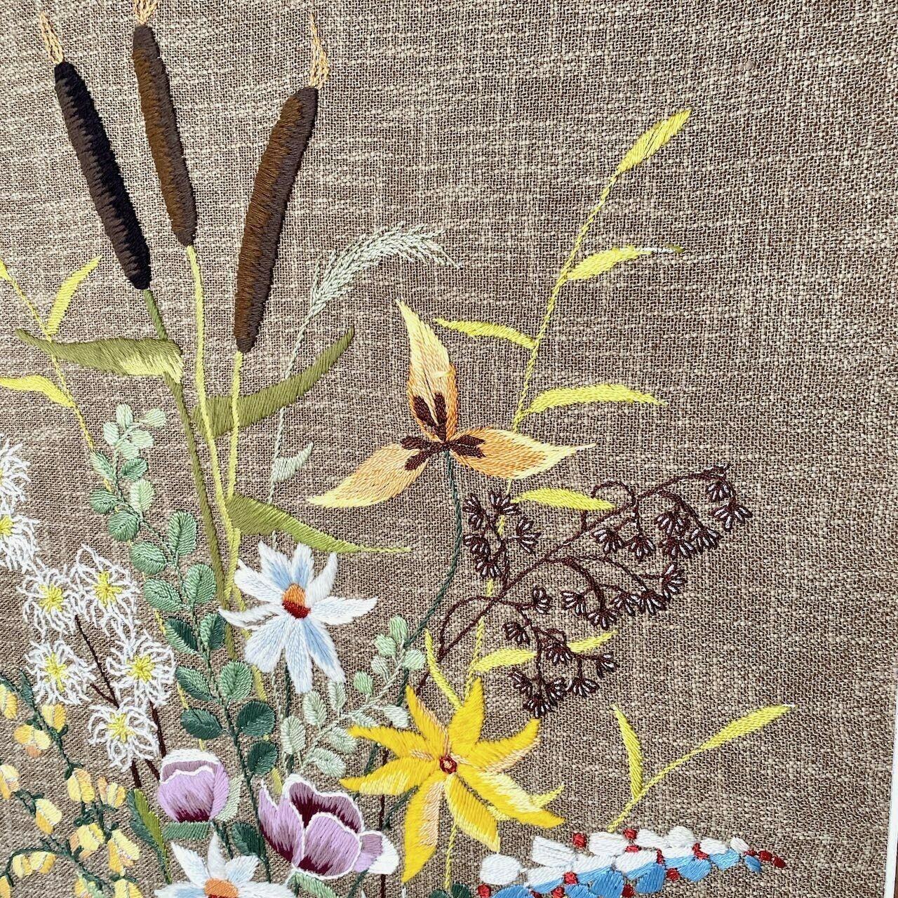 Mid Century Modern Borduurwerk Aan De Wand – Wildbloemboeket photo Kunst
