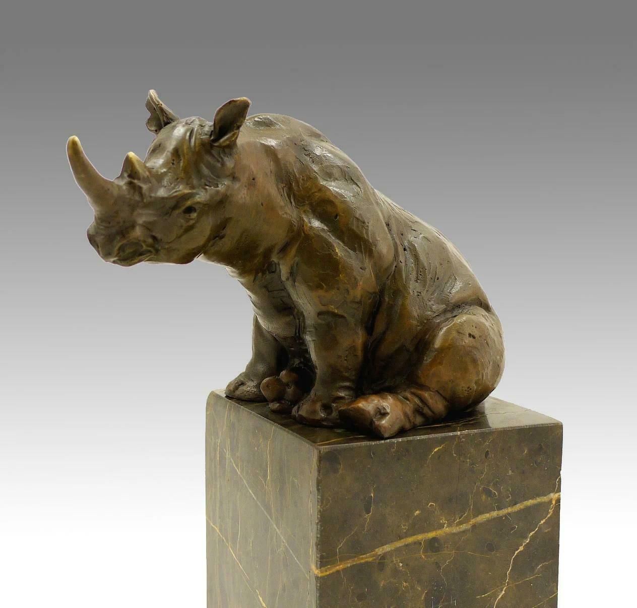 Bronze Sculpture Of A Rhinoceros, Contemporary Work, Xxist Century. photo Art