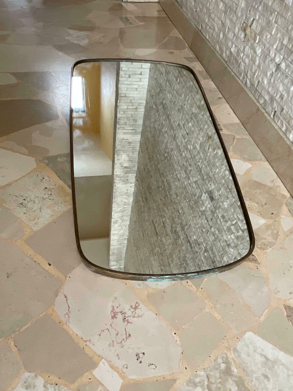 photo furniture Pietro Chiesa   Mirror With Brass Frame   Fontanarte Made In Italy 1950s