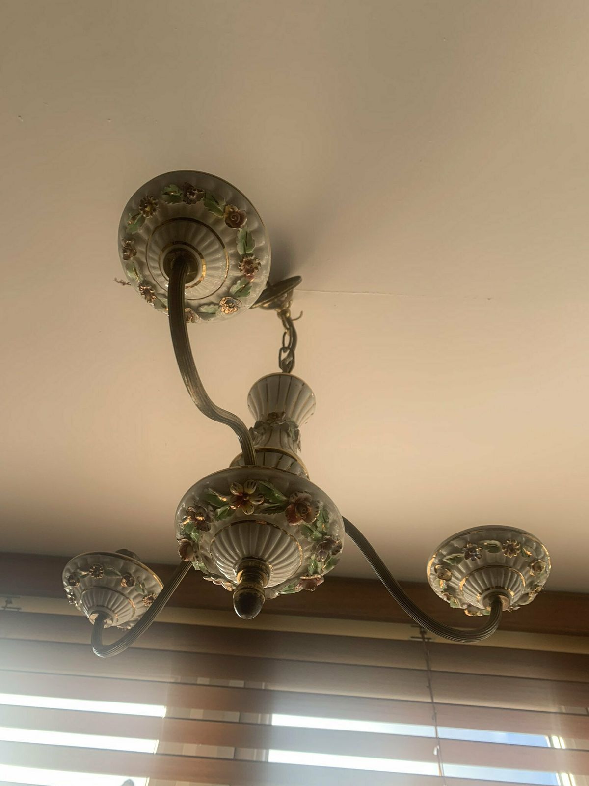 photo furniture Vintage 50s Ceramic ‘Capodimonte Style ‘ Kitsch Chandelier & Two Matching Wall Lights/Sconces.