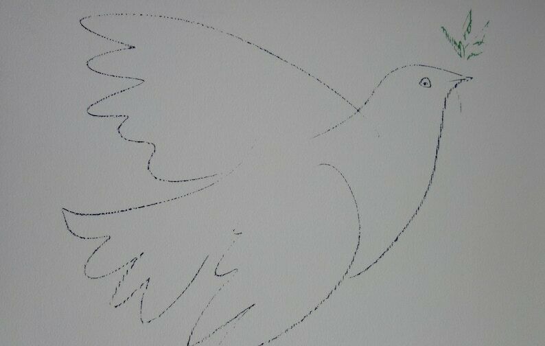 Rare Beautiful Limited Cubist Print   Dove, Pablo Picasso, Signed & Stamped photo furniture