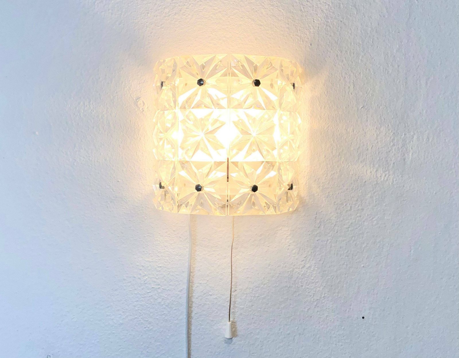 Danish Gorgeous Mid Century Vintage Wall Lamp With Beautiful Clear Patterned Relief Plastic Shade