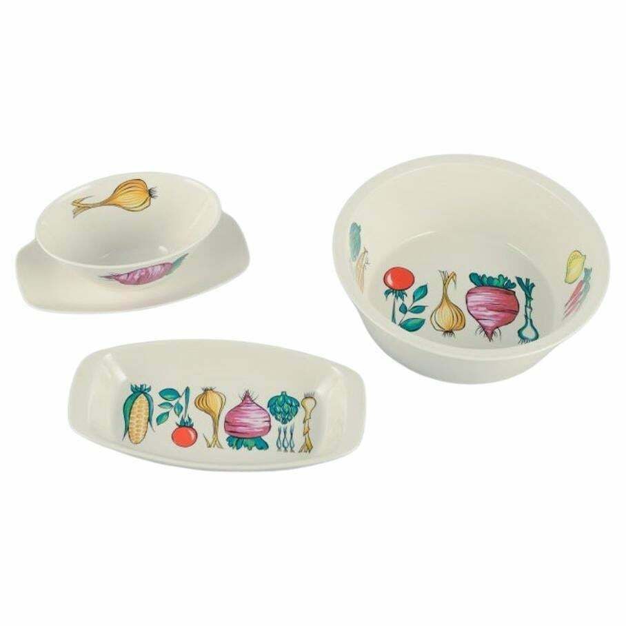 Villeroy & Boch, Luxembourg. "Primabella" Large Bowl, Sauce Boat, And Platter