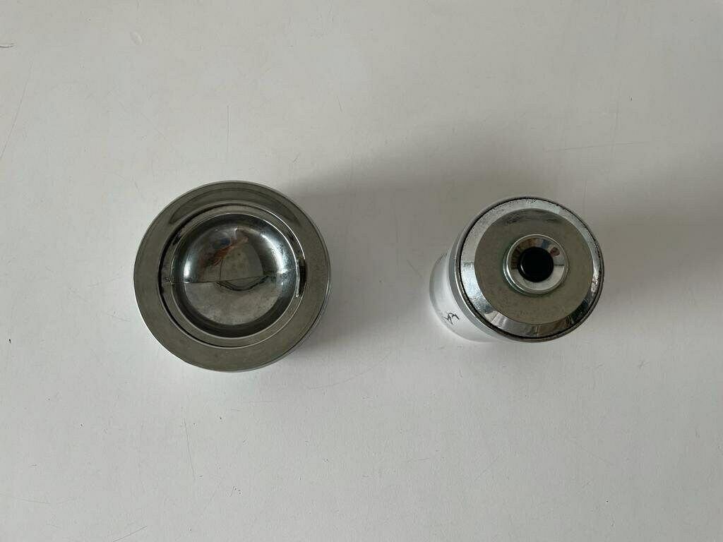 photo for sale Mid Century Modern Set Of 2 Ashtray And Cigarette Dispenser By Radaelli, 1960s, Italy