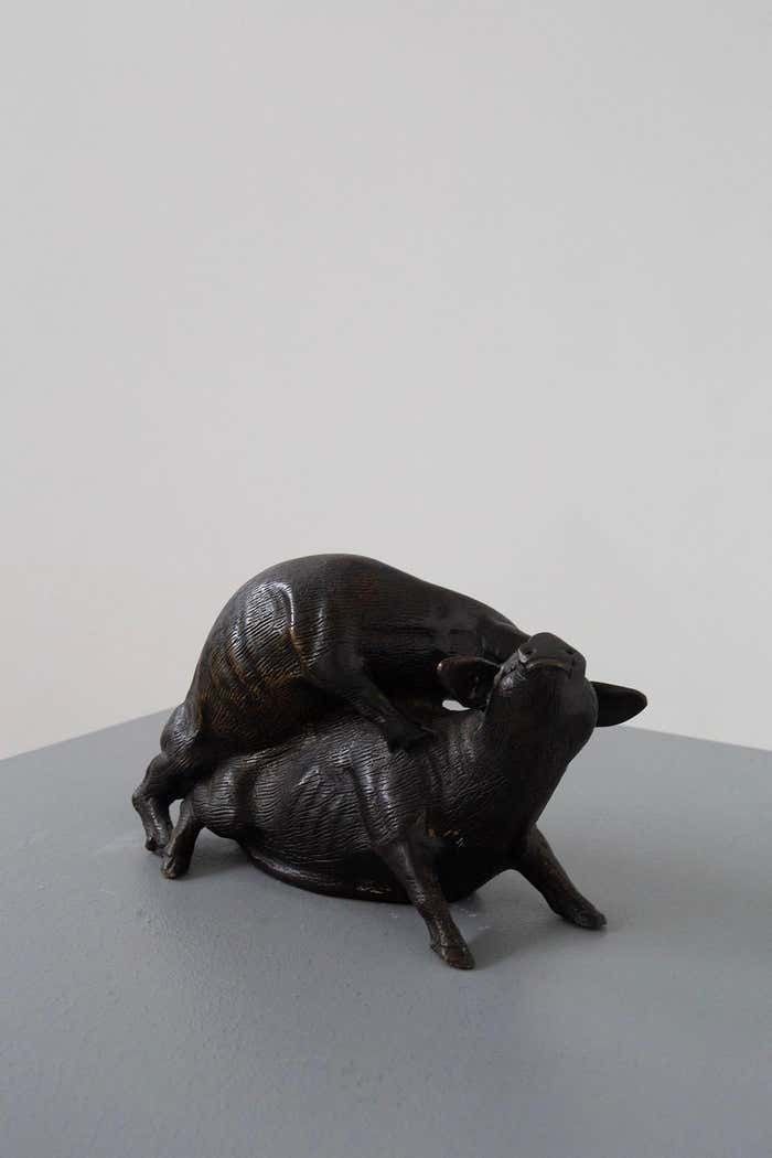 Italian Bronze Sculpture: Two Pigs, Bronze Artist 20th Century photo Art