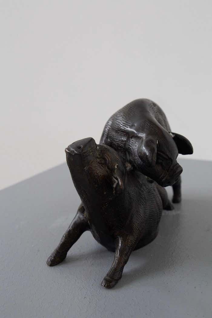 Italian Bronze Sculpture: Two Pigs, Bronze Artist 20th Century photo 1602.0