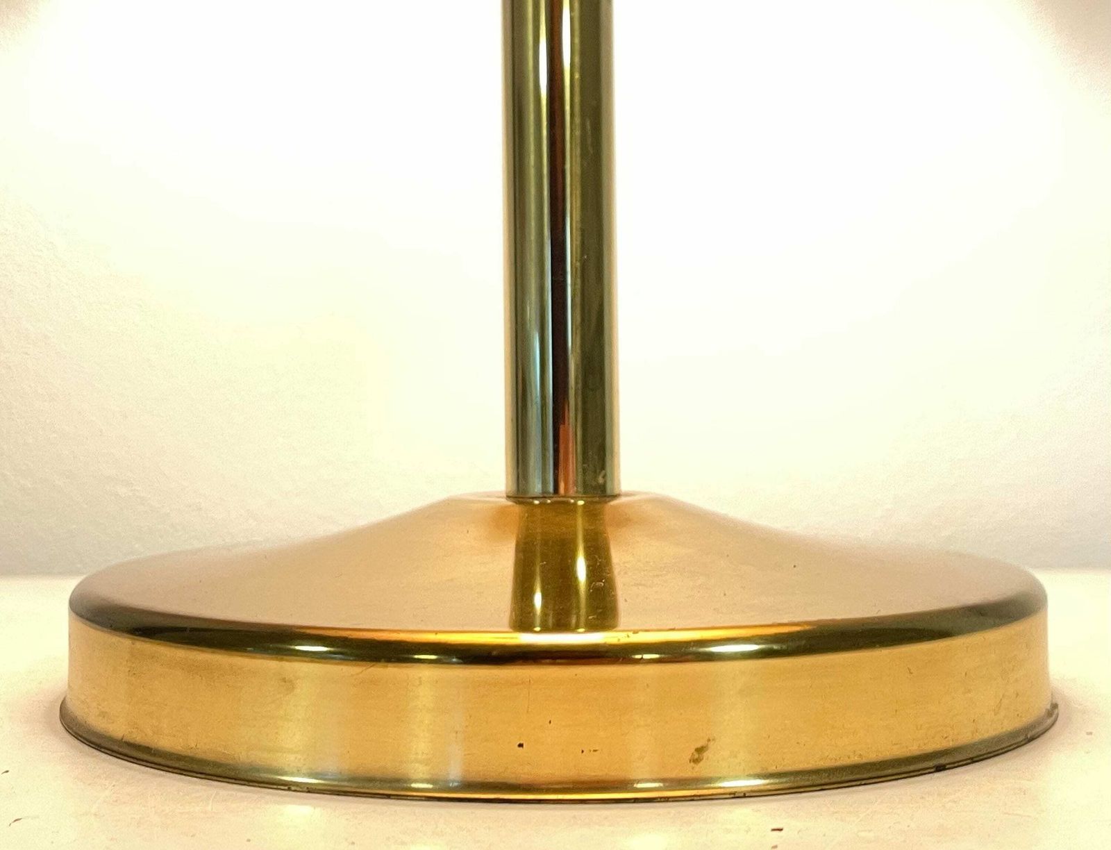 Danish Beautiful Vintage Mid Century Table Lamp With Brass Base And Beige Pleated Paper Shade photo 233.0