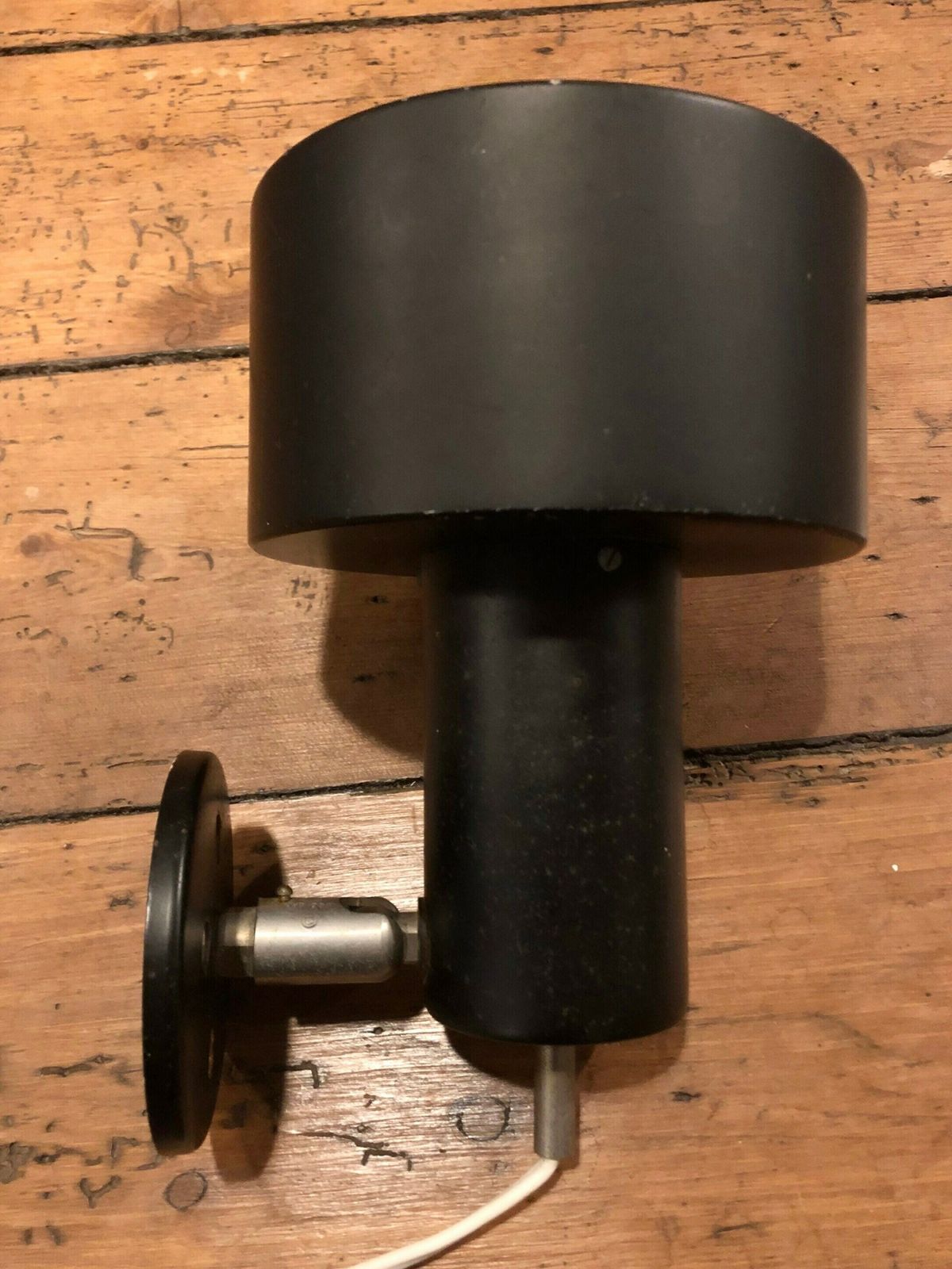 Danish Modernist "Louisiana" Wall Lamp   Design From Louis Poulsen Model "Alux Scala" photo vinterior