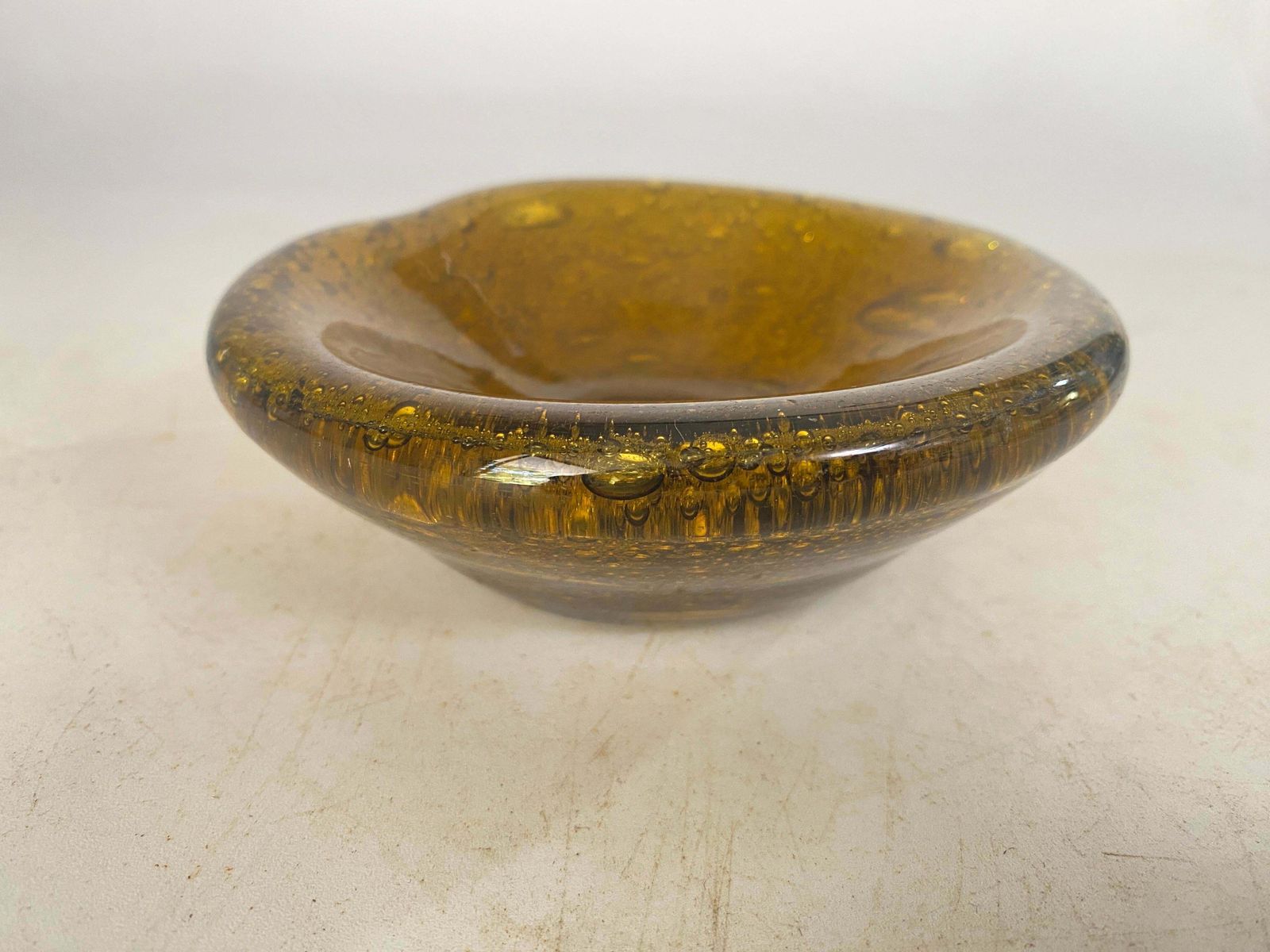 Vide Poche Or Ashtray In Glass, Bubles Patterns France, Circa 1970 From Biot photo vintage