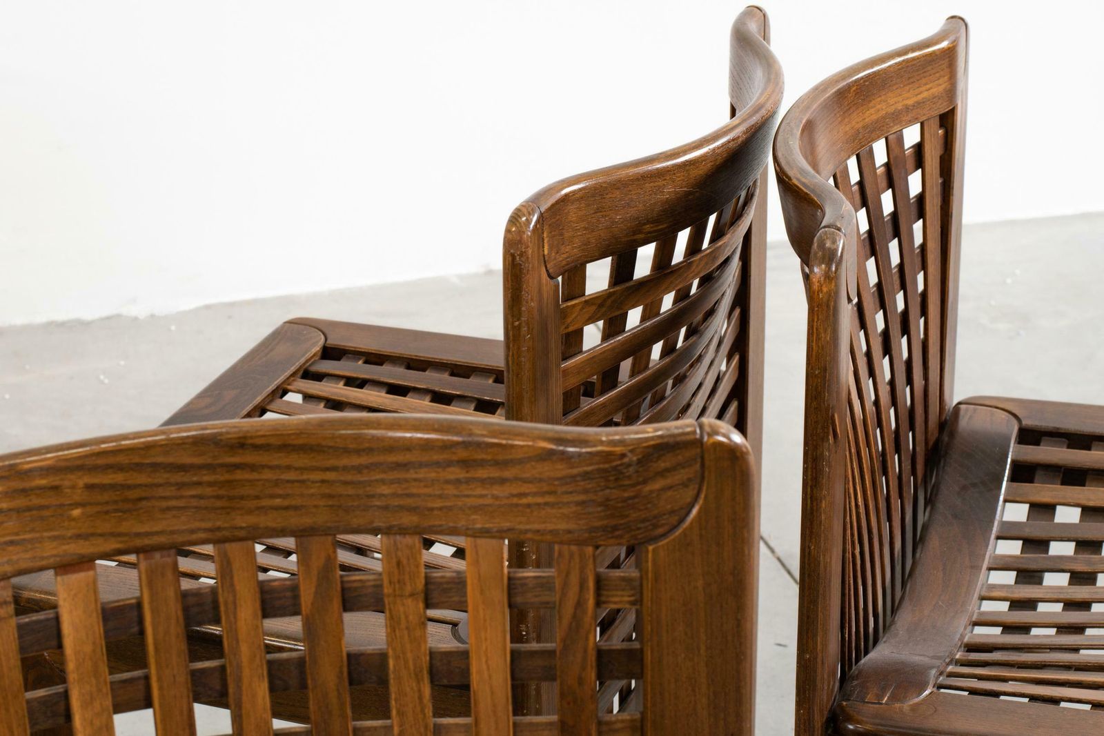 photo furniture Titina Ammannati & Giampiero Vitelli Six Transenna Chairs By Pozzi And Verga 197