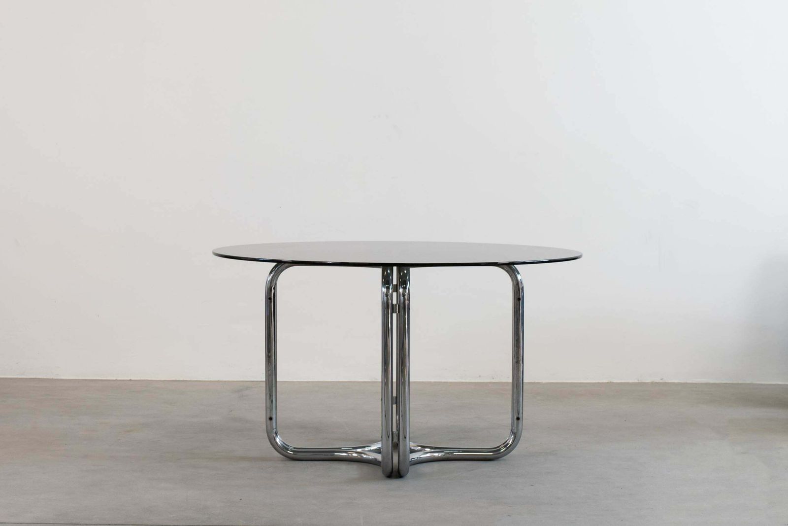 Giotto Stoppino Round Table With Steel Base And Glass Top 1970s Italy photo furniture