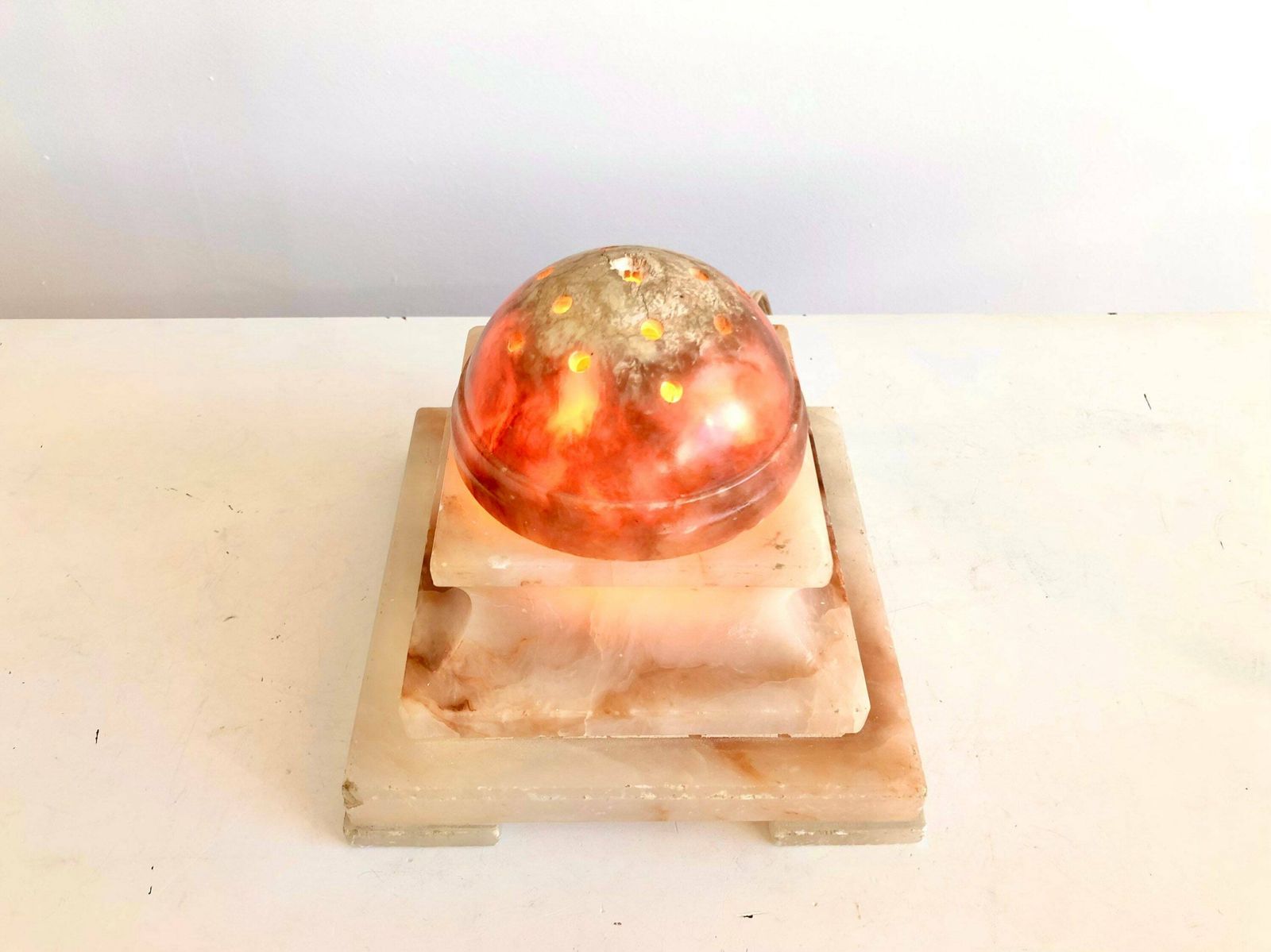 Vintage Gorgeous Alabaster Red Marbled Art Deco Table Lamp With Carved Pattern And Great Light Exposure photo Lighting