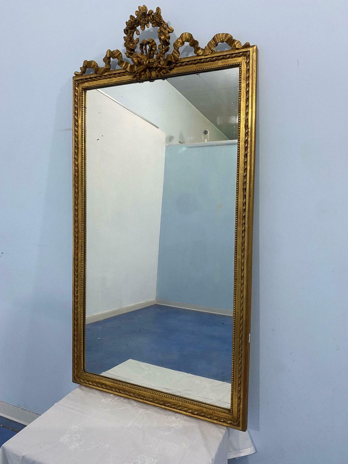 photo furniture Antica Specchiera Francese Dorata A Foglia D'oro Epoca Napoleone Terzo, 1870