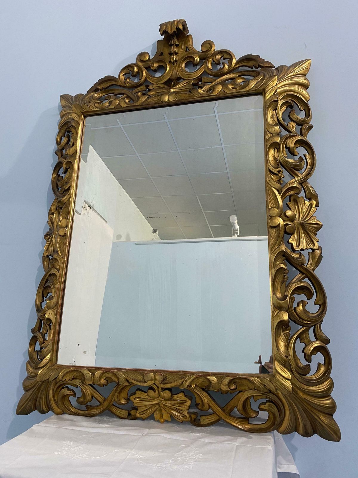 photo vinterior Antique French Gilded Gold Leaf Mirror From The Louis Philippe Era, 1850