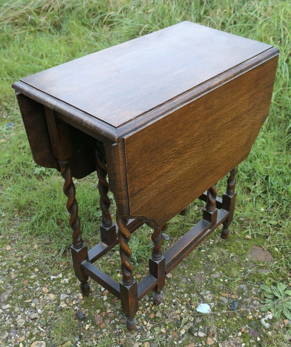 A Good Solid Oak Victorian Gate Leg Table