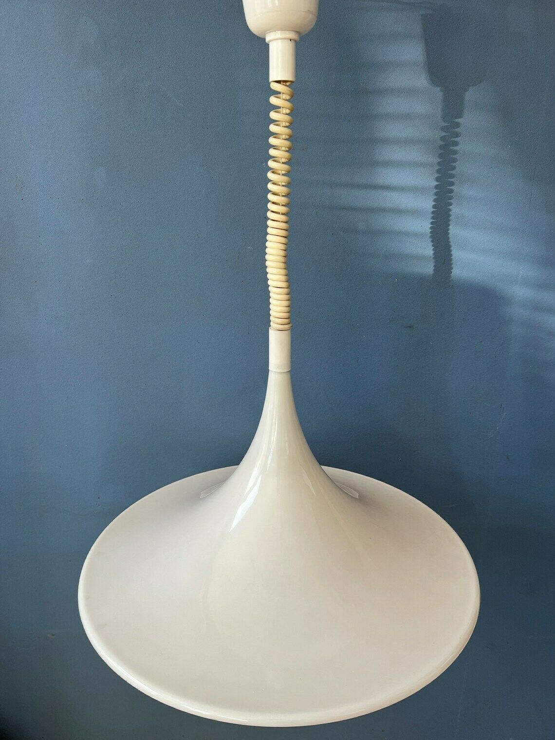 Mid Century Witte Space Age Heksenhoed Hanglamp photo vinterior