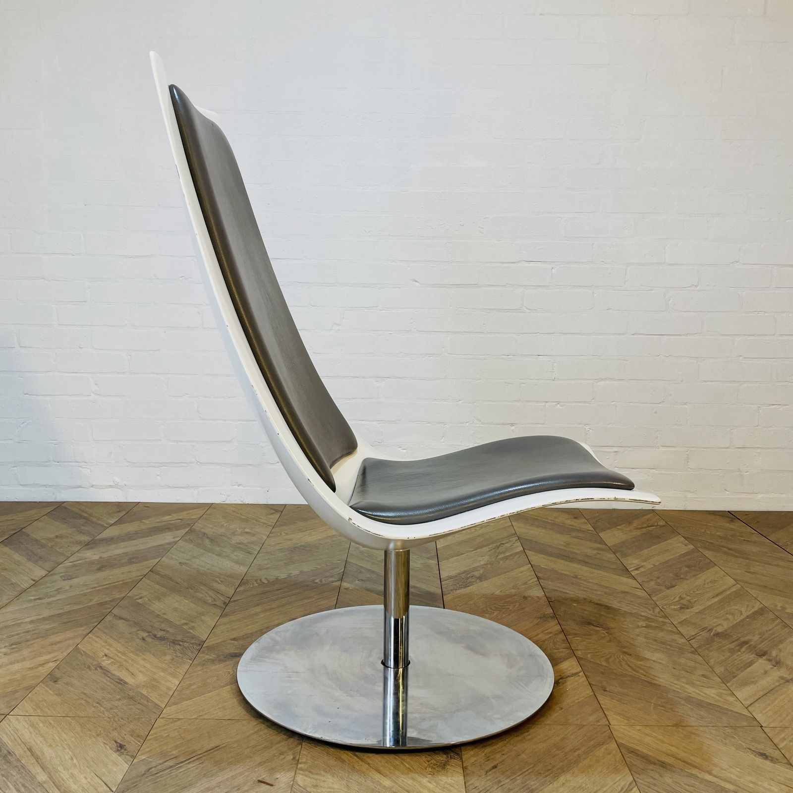 Vintage Xpo Swivel Chair By Bo Concept On Chrome Base photo furniture