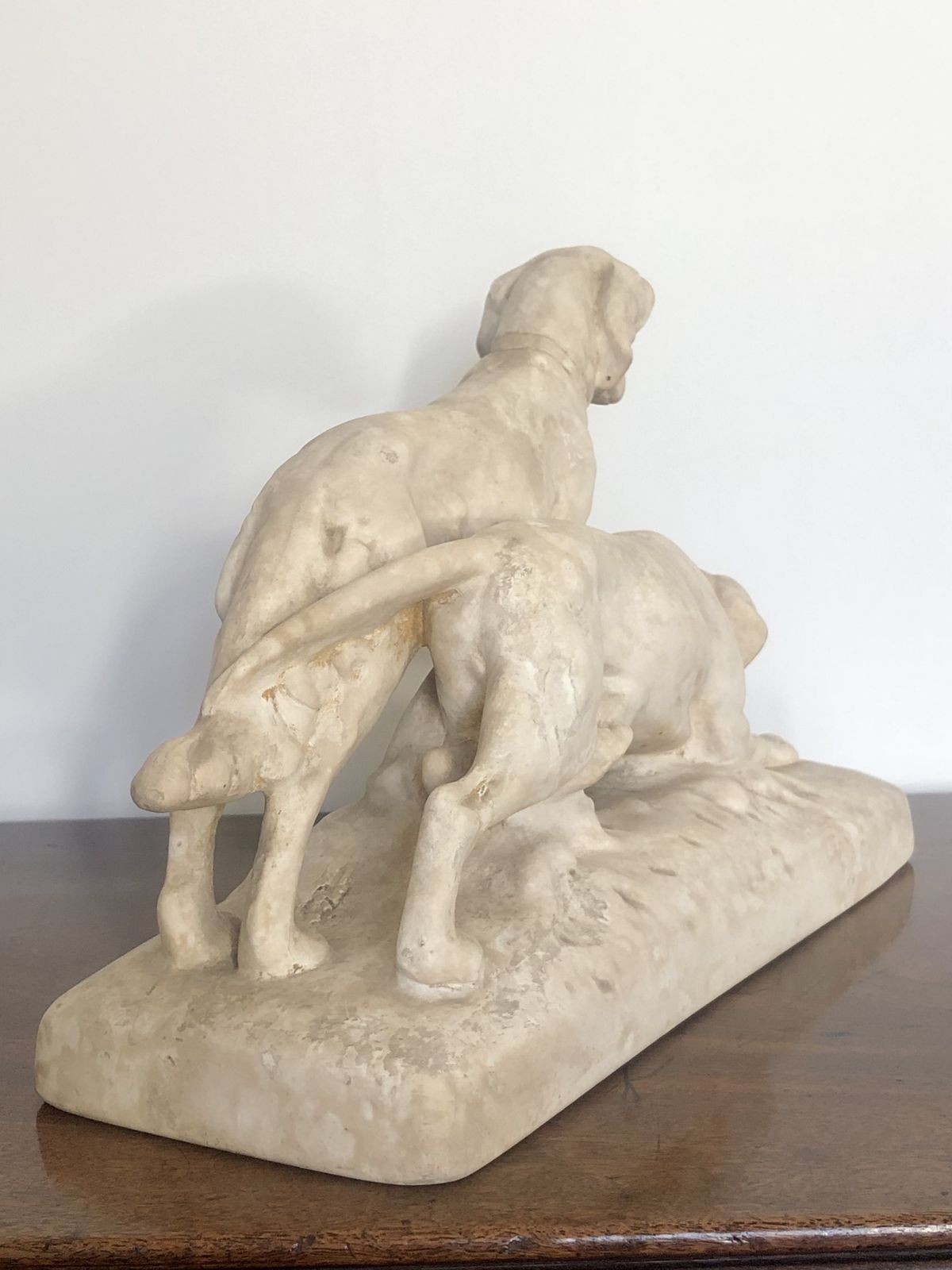 19th Century Parian Sculpture Of Hunting Dogs photo vinterior