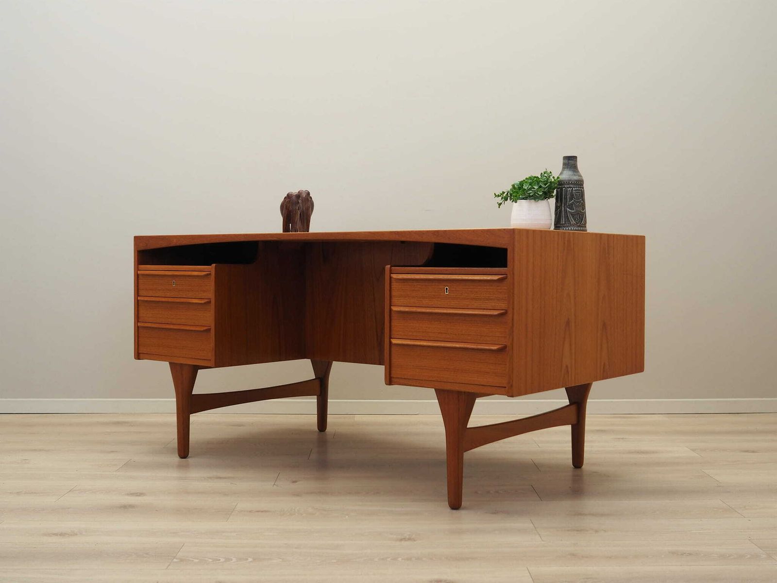Teak Desk, Danish Design, 1960s, Designer: Vald Mortensen, Production: Odense photo for sale