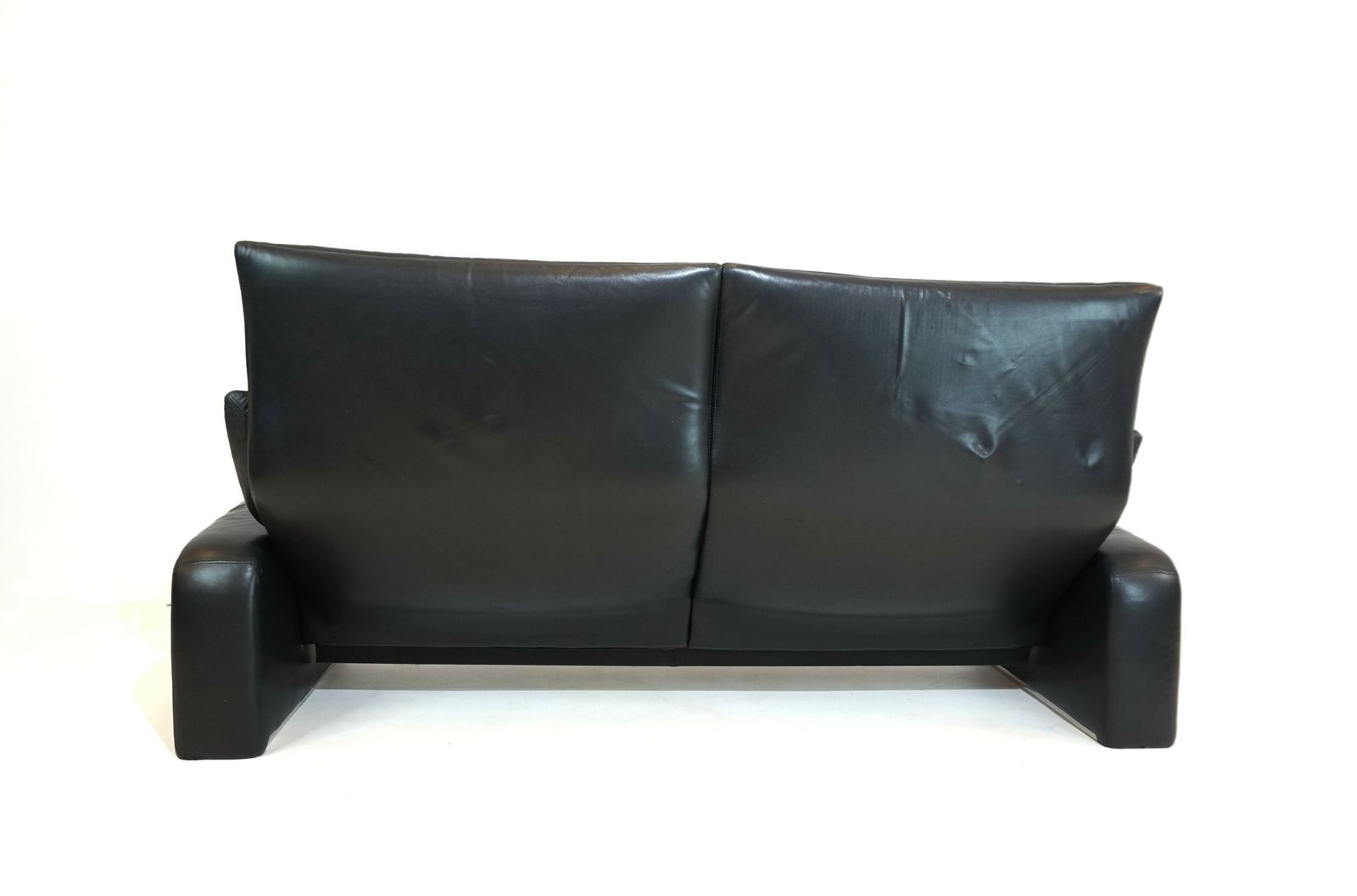 Saporiti Italia 2 Seater Leather Sofa By Giovanni Offredi photo vinterior