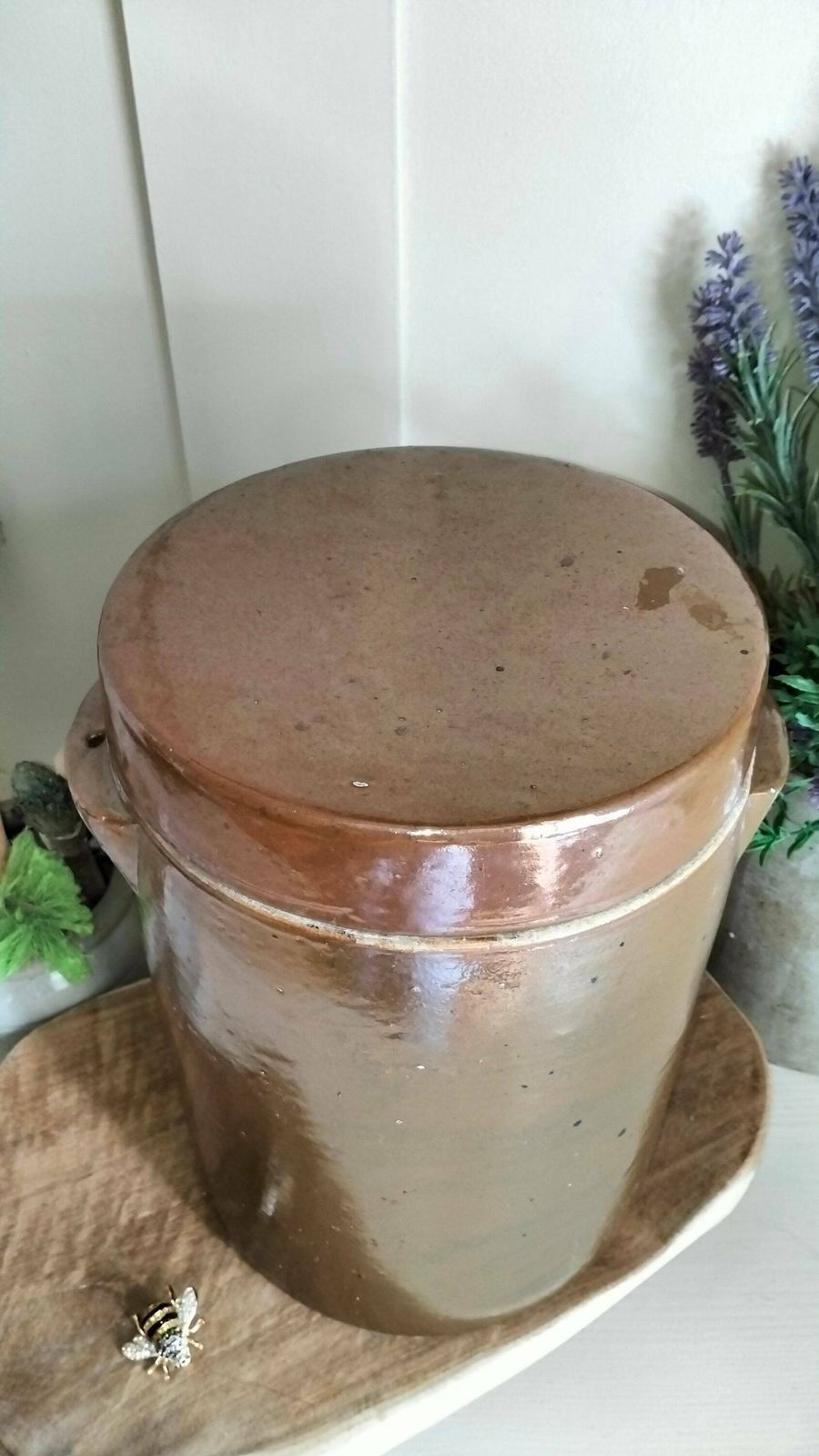 Pot à confit vintage français avec couvercle, pot à confit couvert, pot en grès français avec couvercle, bocal à conserves en céramique émaillée vintage, cuisine de campagne photo for sale
