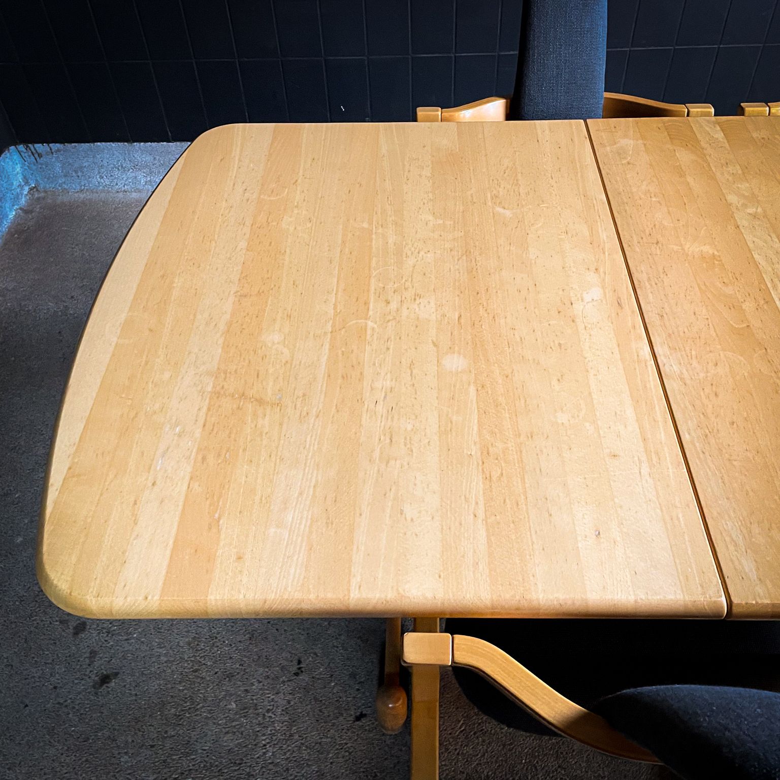 Vintage Stokke Pendulem Eetkamerset – 4 Stoelen & Uitneembare Eettafel photo Meubels