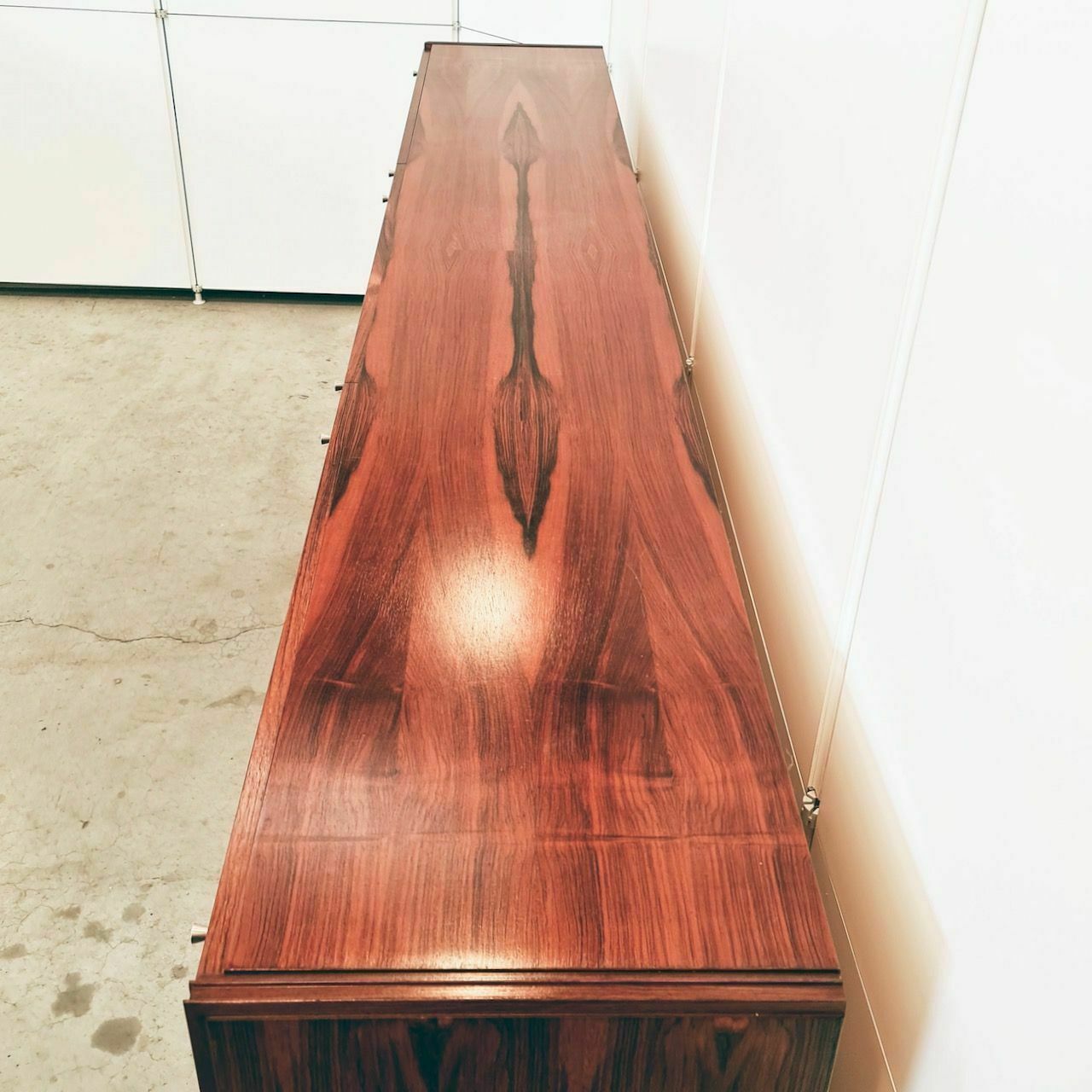 photo vinterior Zengel Verhoogd Dressoir, Jaren 1940