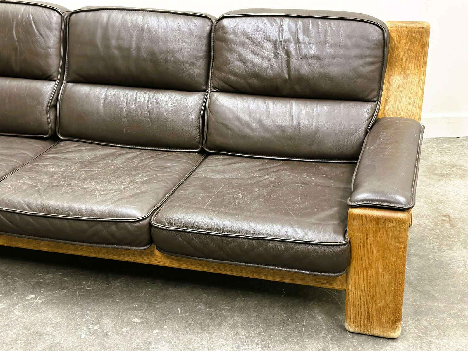 Vintage Brutalist Leren Driezitsbank Van Durlet, Jaren 1970. photo buy