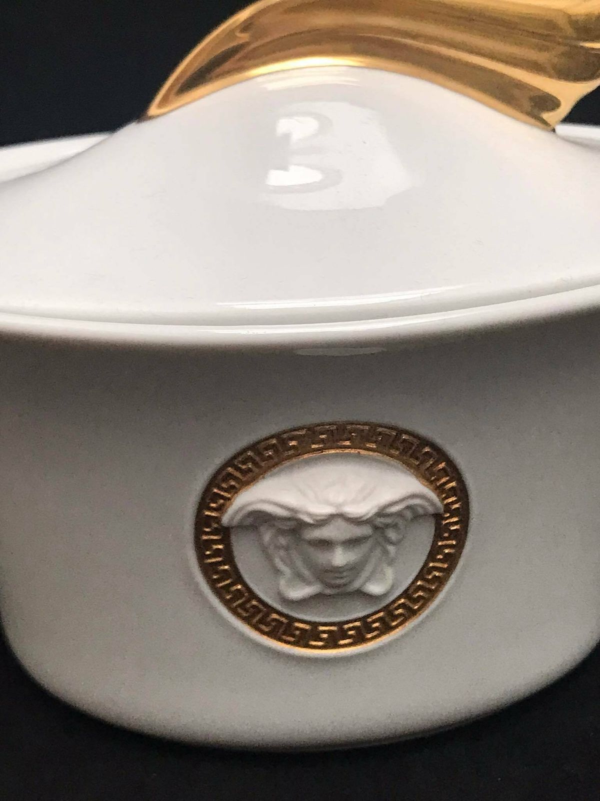 photo furniture Versace Rosenthal Medaillon Meandre D'or Sugar Bowl With Lid Wedding Luxury Gift Gift For Couple Coffee Tea Golden White Decor