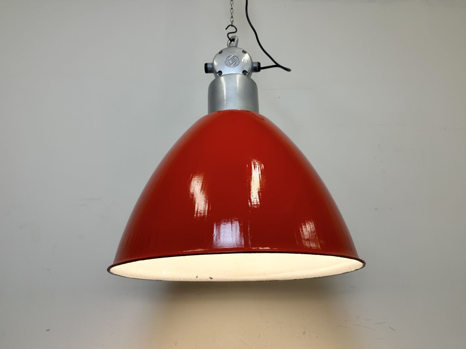 199.0 Large Red Painted Industrial Factory Lamp From Elektrosvit, 1960s, 10x photo