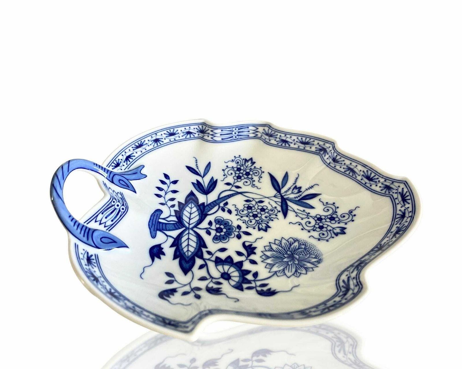 Blue Onion Leaf Platter | Porcelain Bonbon Dish | Serveware | Hutschenreuther (1pcs)