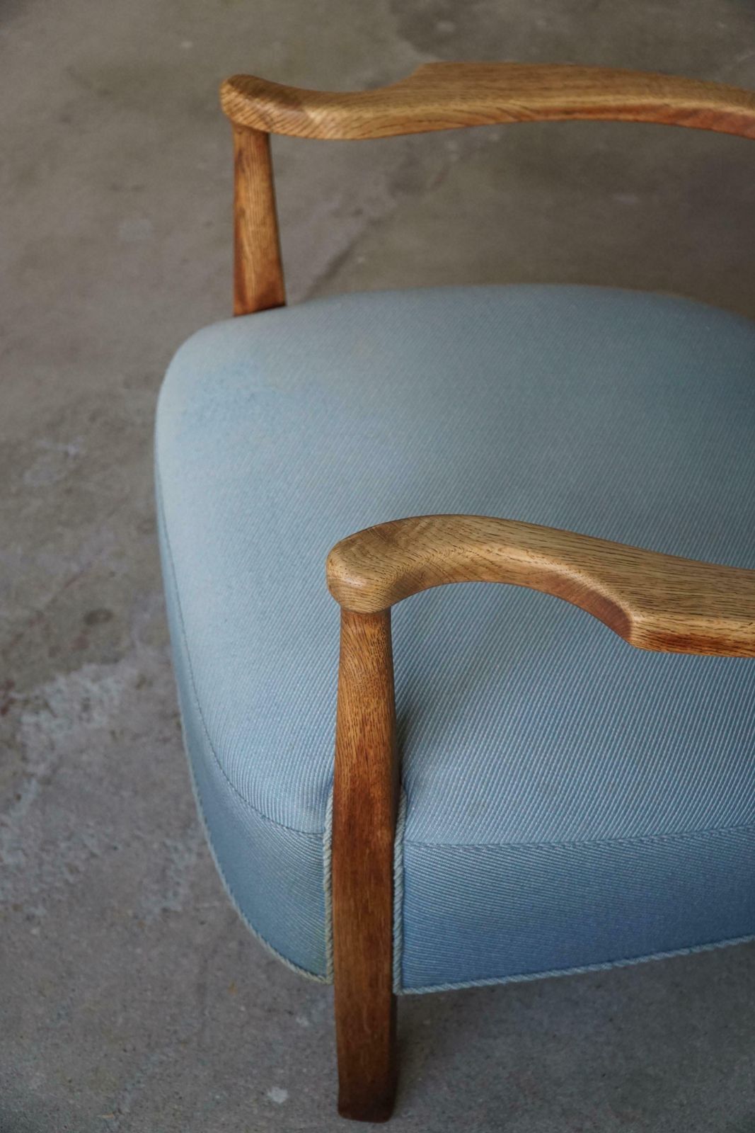 photo furniture Danish Modern, Curved Lounge Chair In Oak, Attributed To Viggo Boesen, 1950s