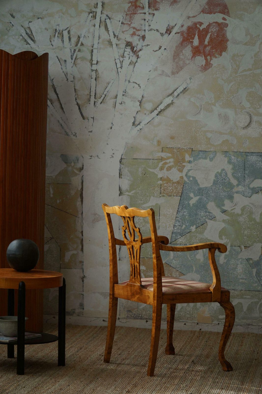A Pair Of English Chippendale Style Armchairs In Birch, 20th Century, England photo vinterior